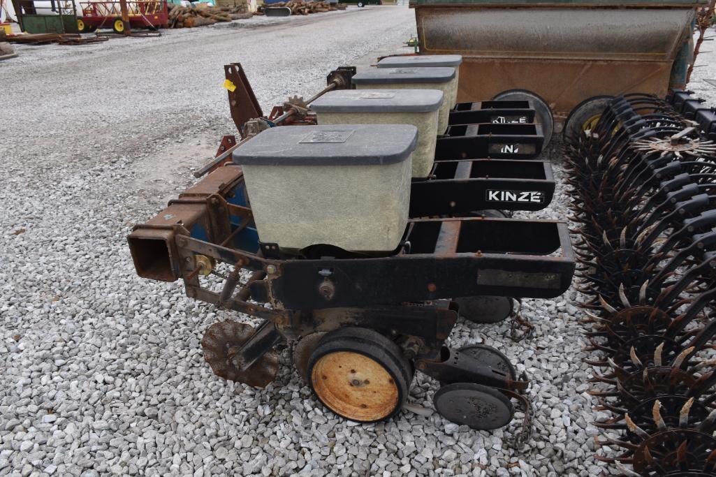 Kinze 4 row 30" 3-pt. planter