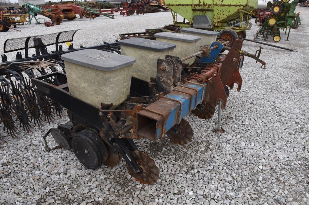 Kinze 4 row 30" 3-pt. planter