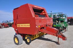 New Holland 660 round baler