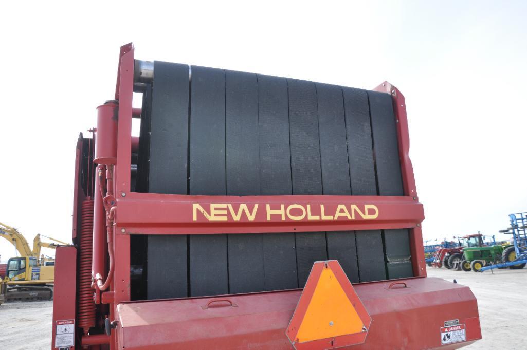 New Holland 660 round baler