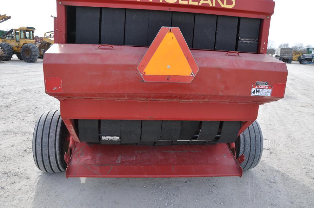 New Holland 660 round baler