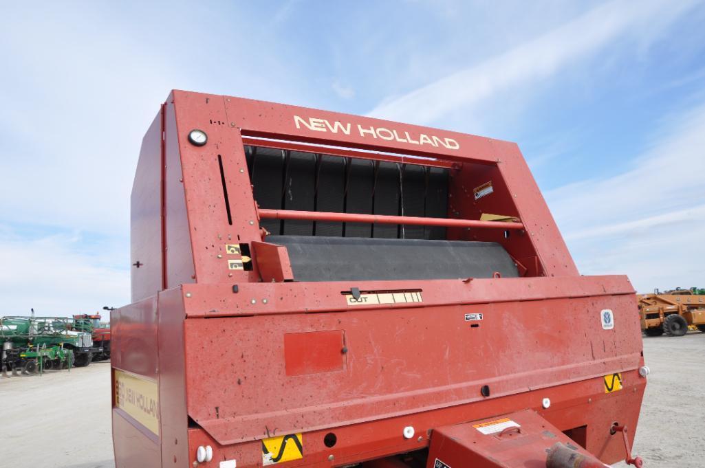New Holland 660 round baler