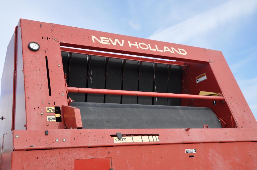New Holland 660 round baler