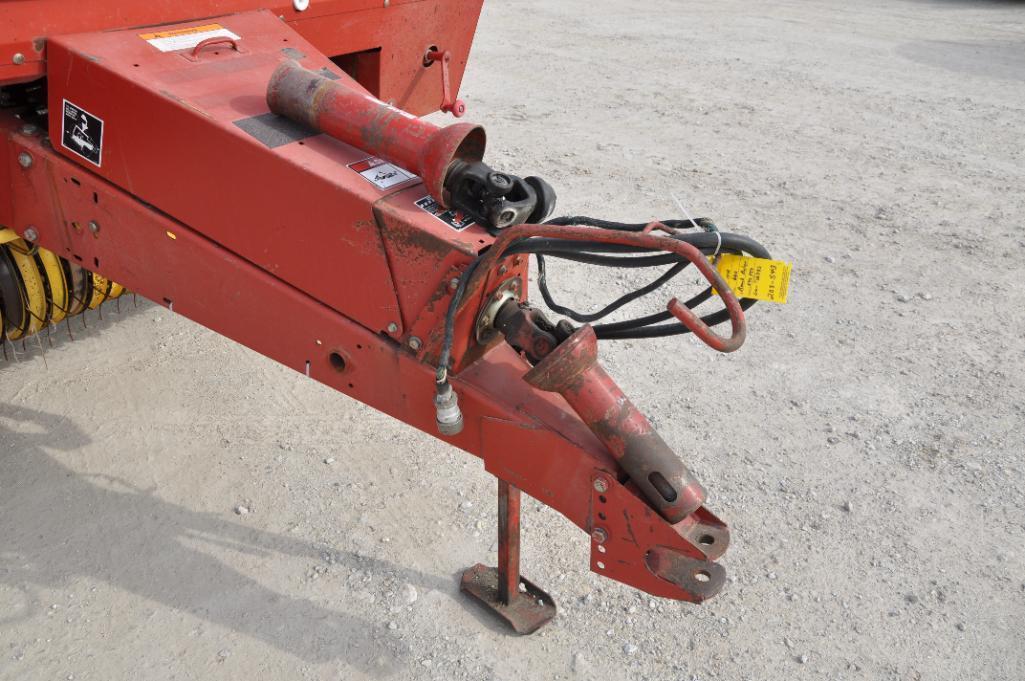 New Holland 660 round baler