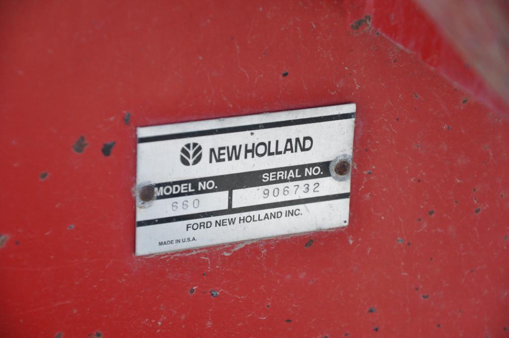 New Holland 660 round baler
