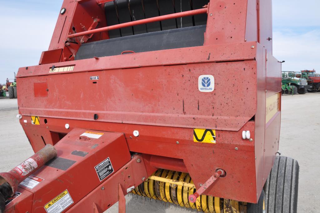 New Holland 660 round baler
