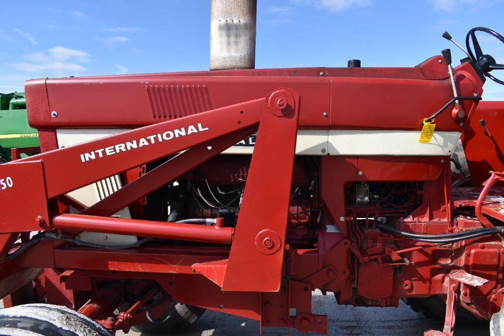 International 766 2wd tractor