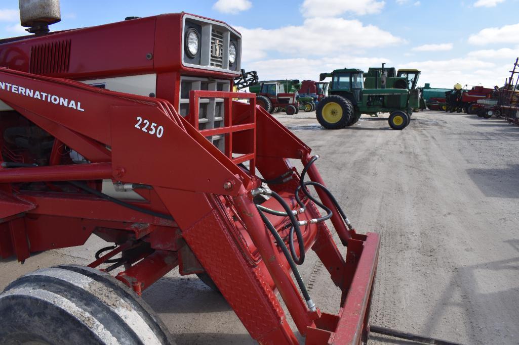 International 766 2wd tractor