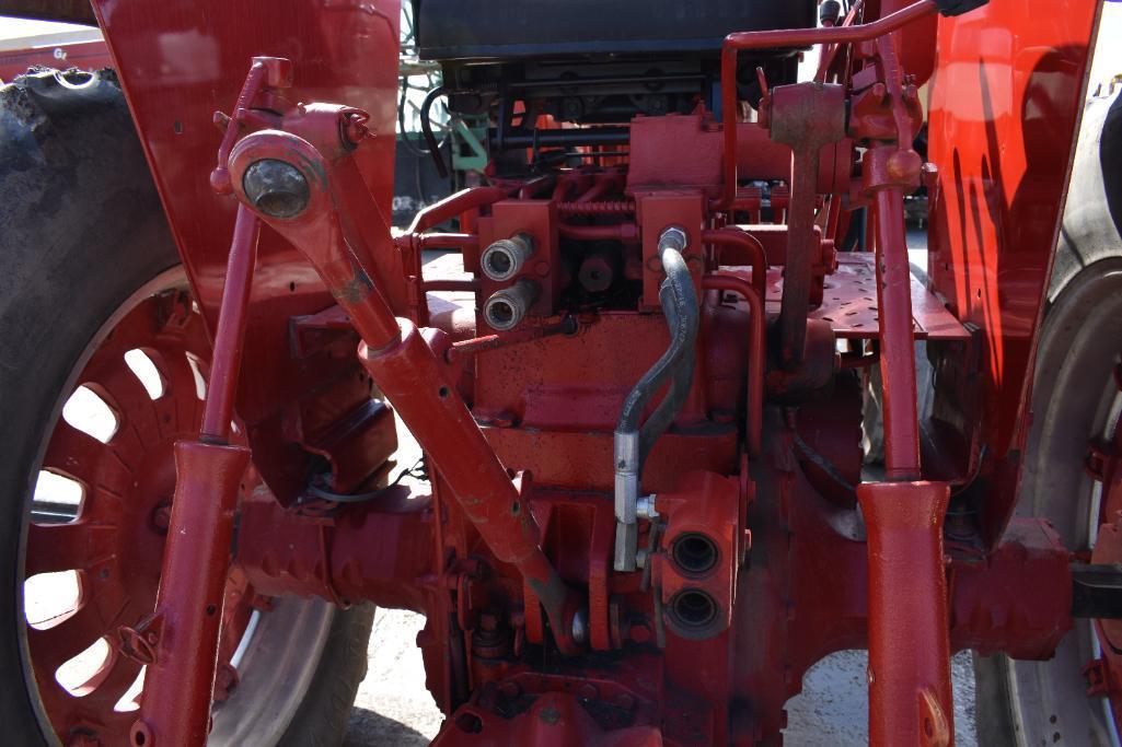 International 766 2wd tractor