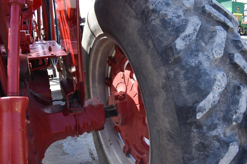 International 766 2wd tractor