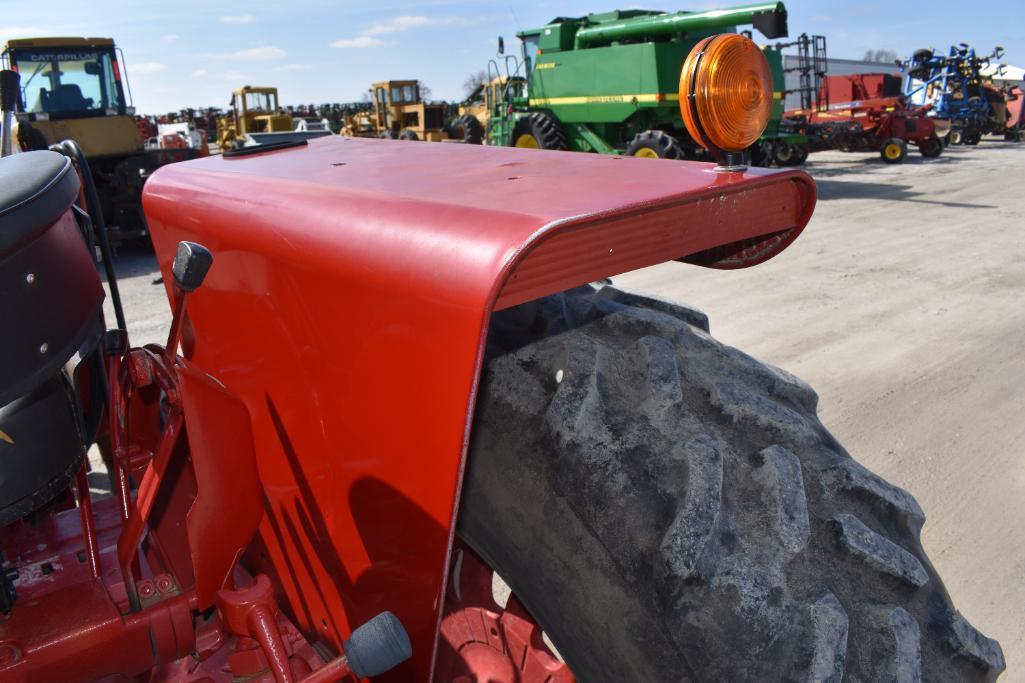 International 766 2wd tractor