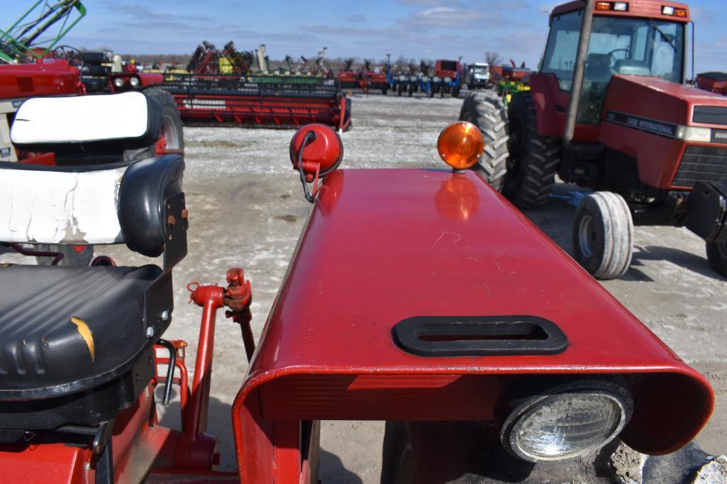 International 766 2wd tractor