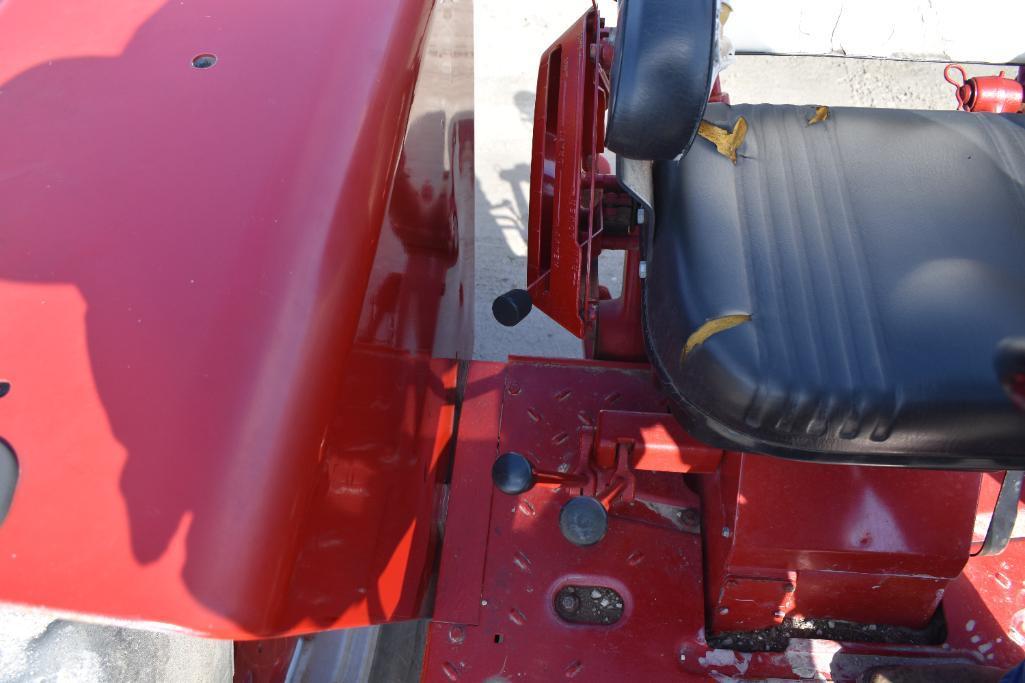 International 766 2wd tractor