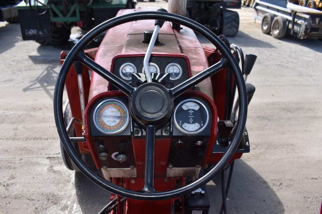 International 766 2wd tractor