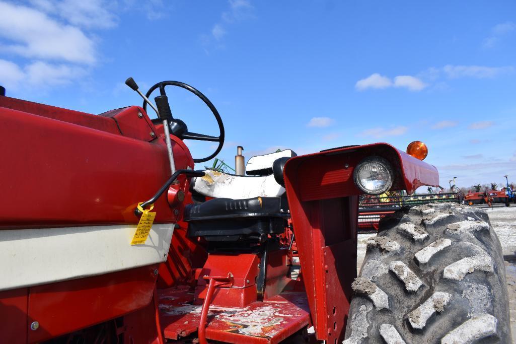 International 766 2wd tractor