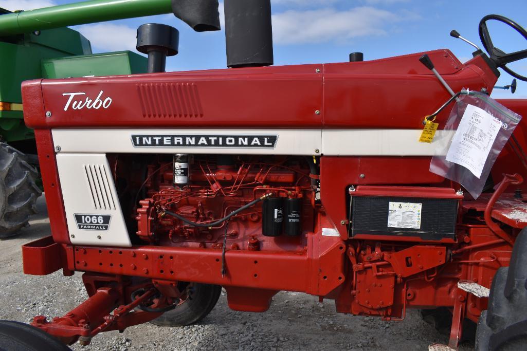 International 1066 2wd tractor
