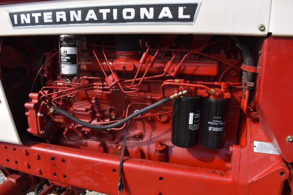 International 1066 2wd tractor