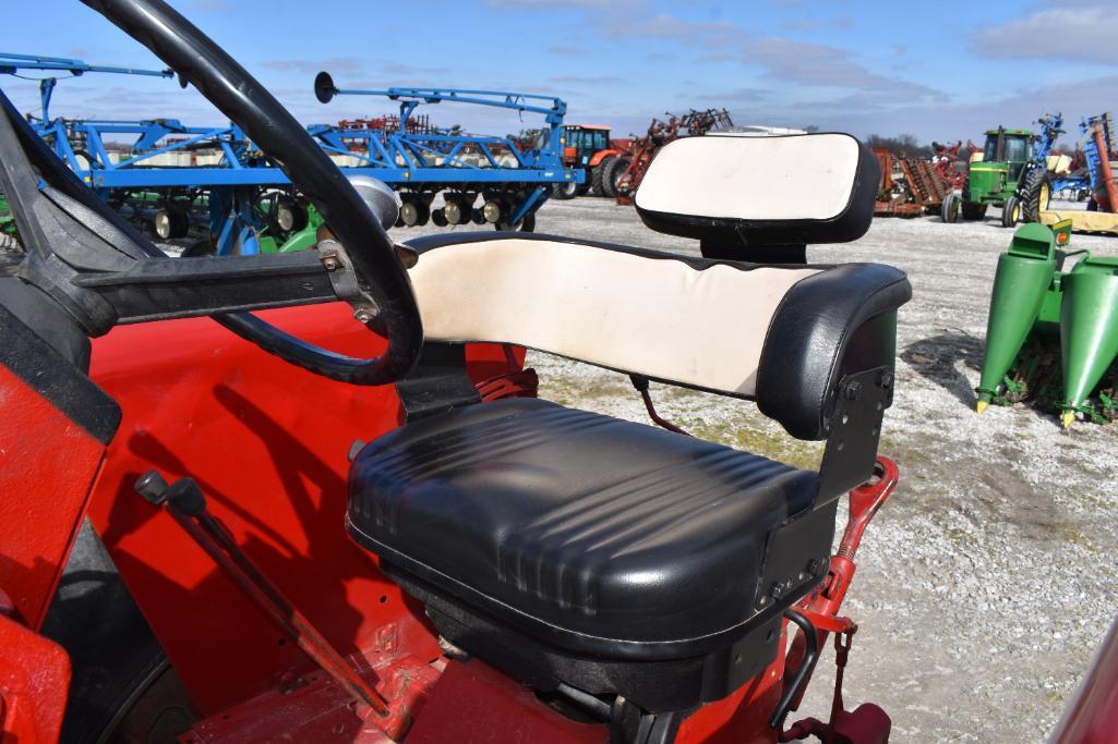 International 1066 2wd tractor