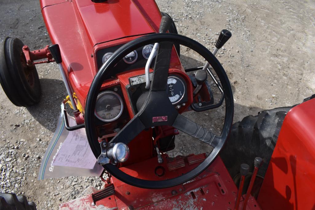 International 1066 2wd tractor