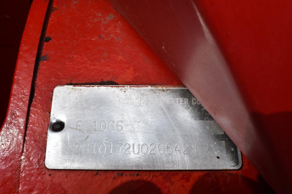 International 1066 2wd tractor