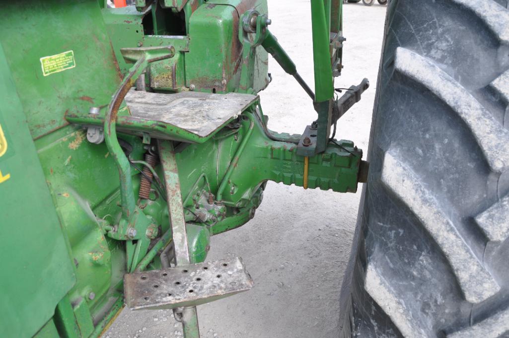 John Deere 4320 2wd tractor