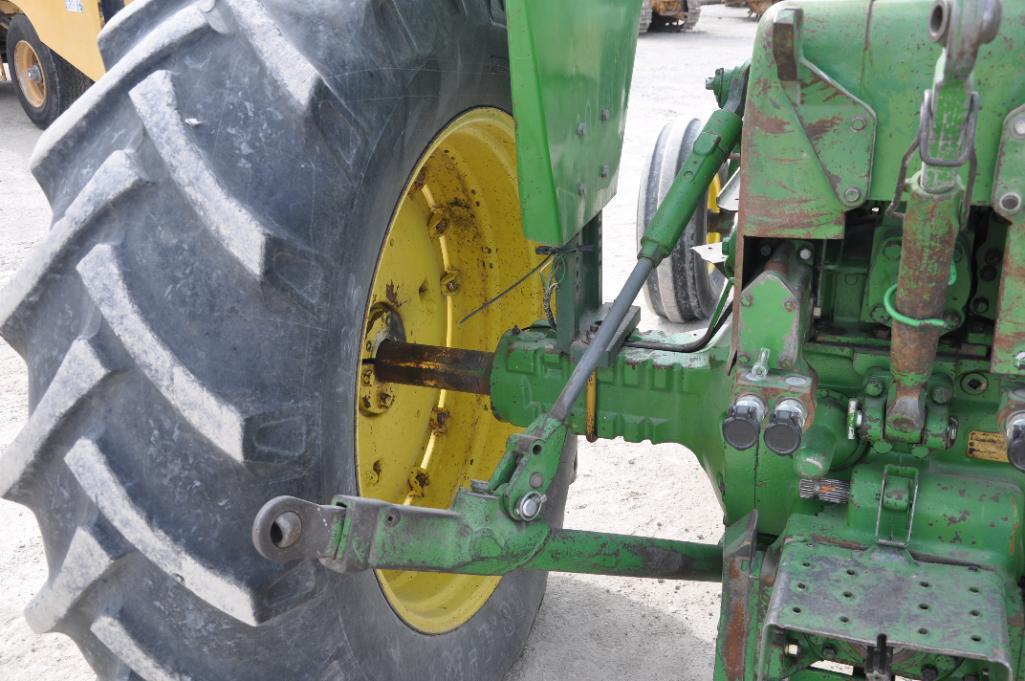 John Deere 4320 2wd tractor