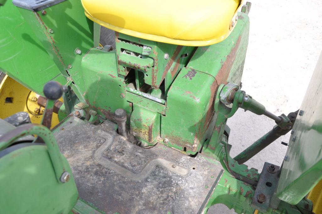 John Deere 4320 2wd tractor