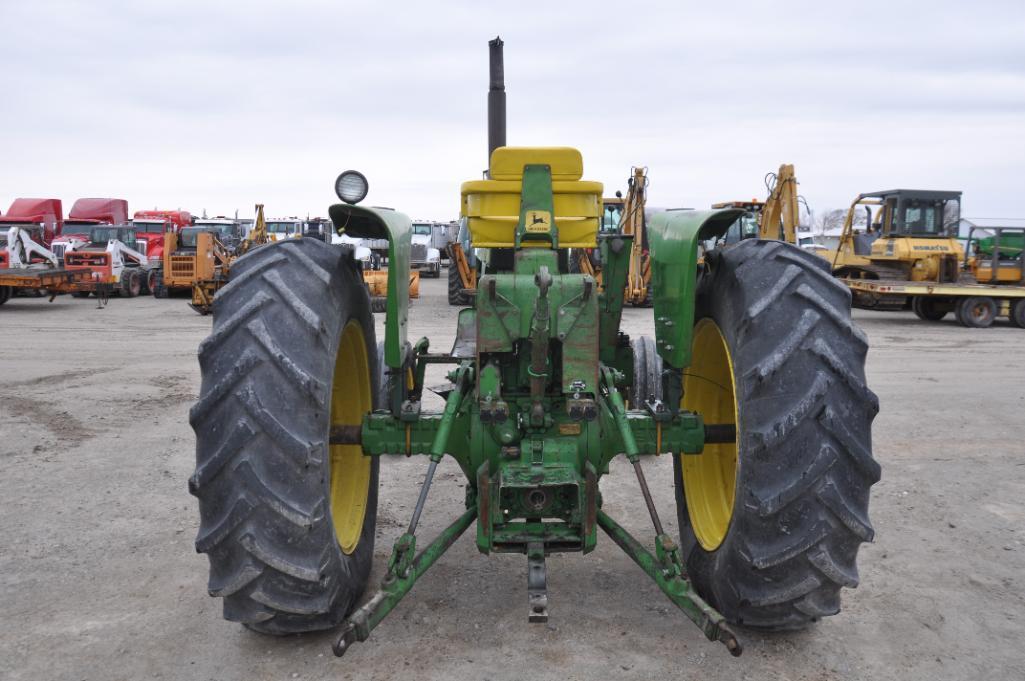 John Deere 4320 2wd tractor
