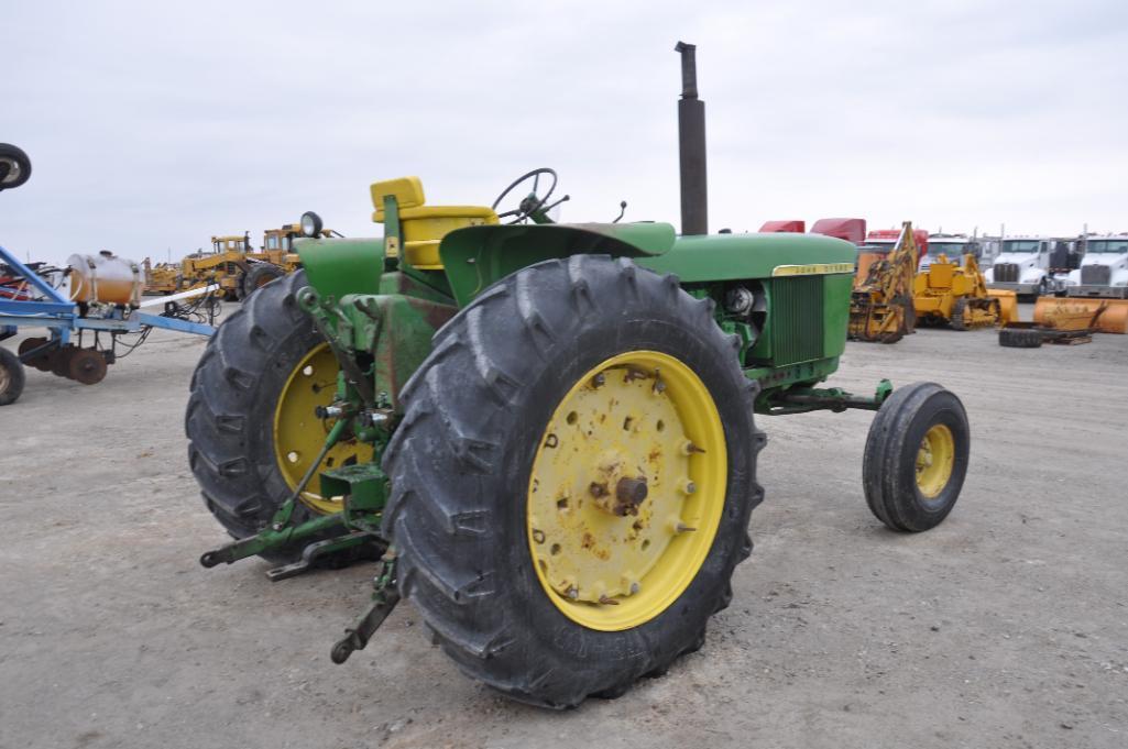 John Deere 4320 2wd tractor