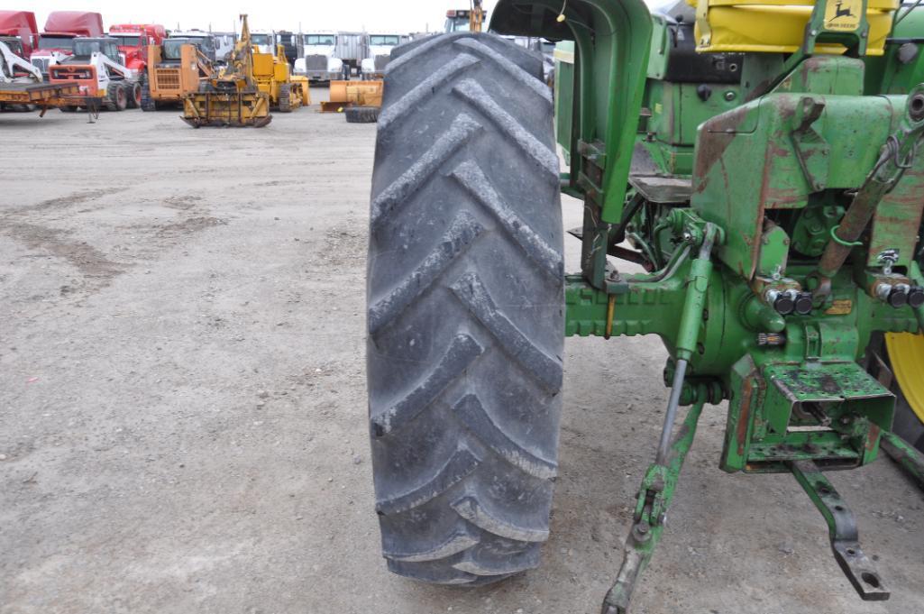 John Deere 4320 2wd tractor