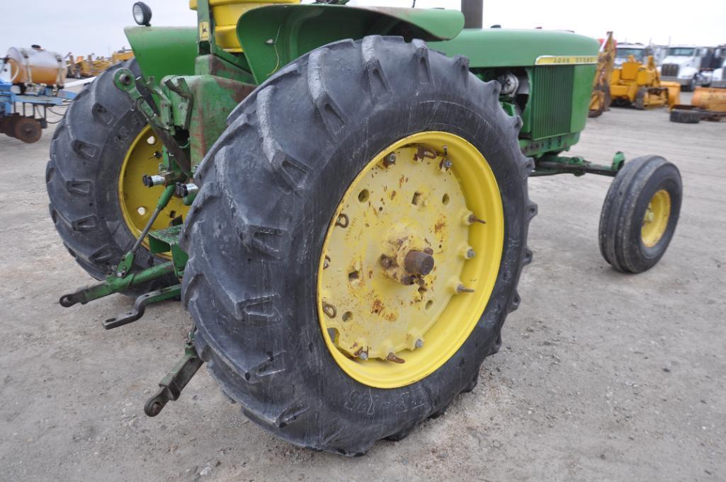 John Deere 4320 2wd tractor