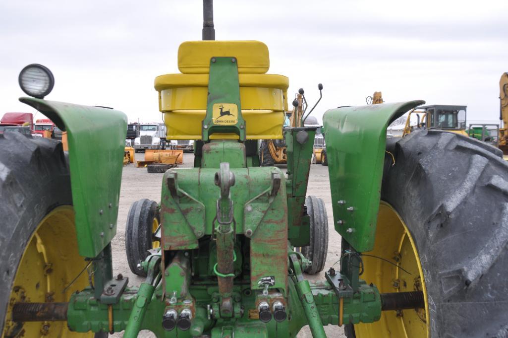 John Deere 4320 2wd tractor
