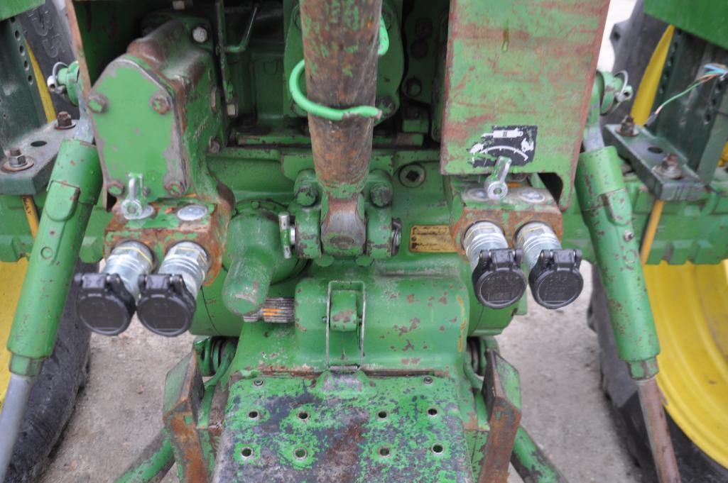 John Deere 4320 2wd tractor