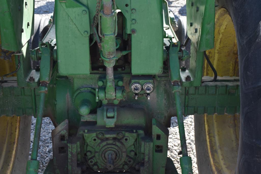 John Deere 3010 2wd tractor