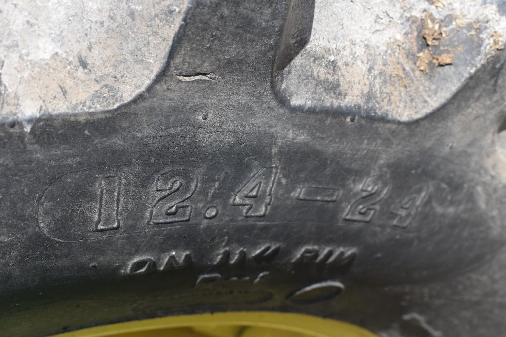 John Deere 6210 MFWD tractor
