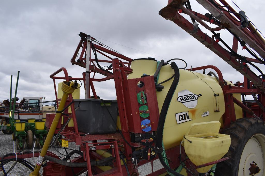 Hardi 750 pull-type sprayer