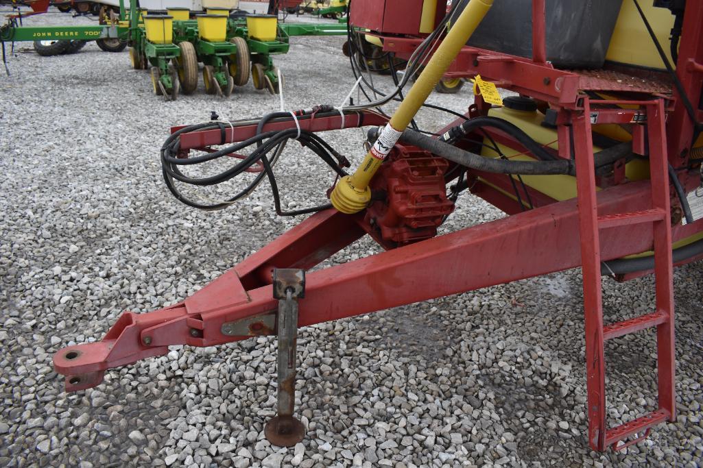 Hardi 750 pull-type sprayer