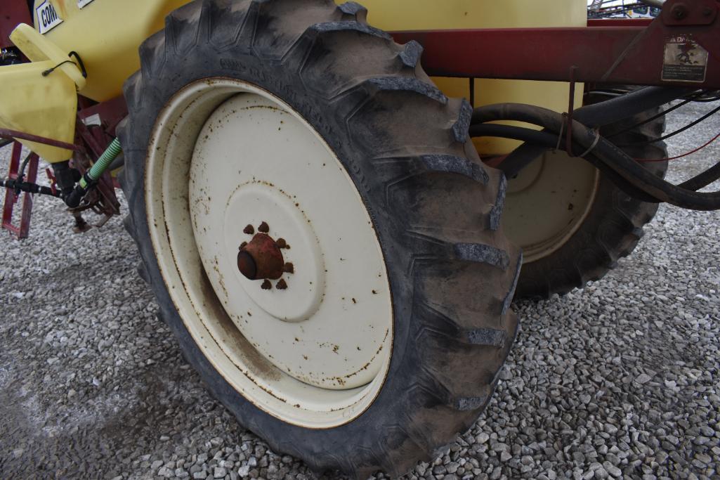 Hardi 750 pull-type sprayer
