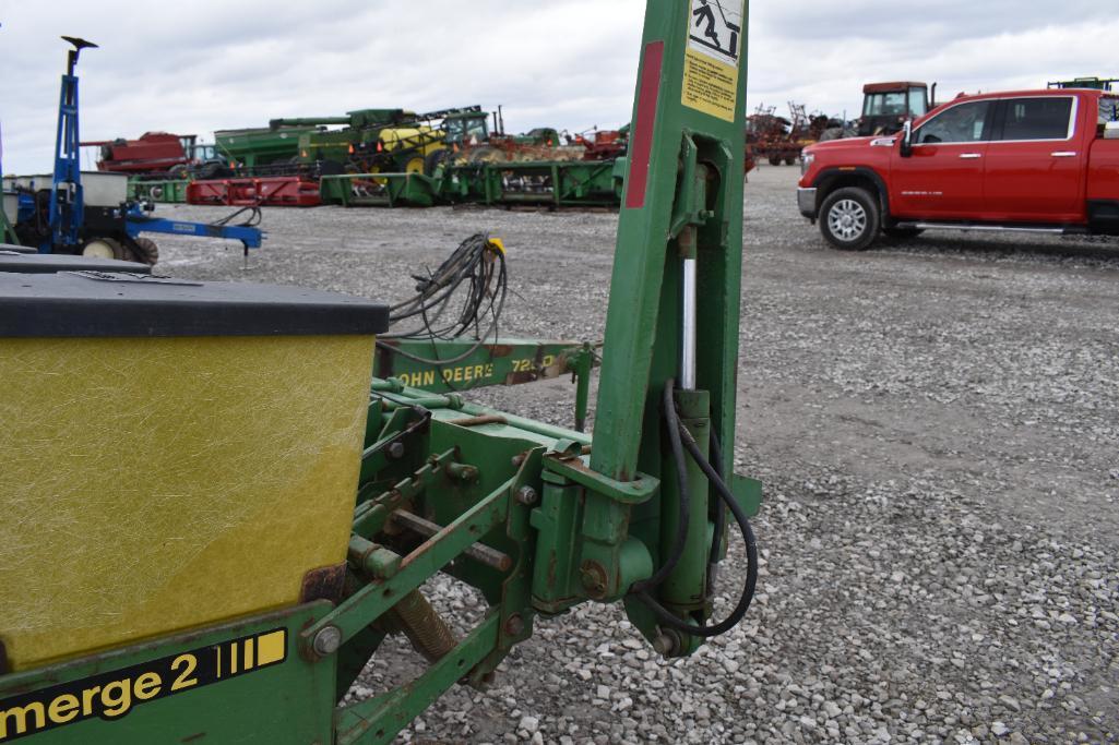 John Deere 7200 6 row 30" planter