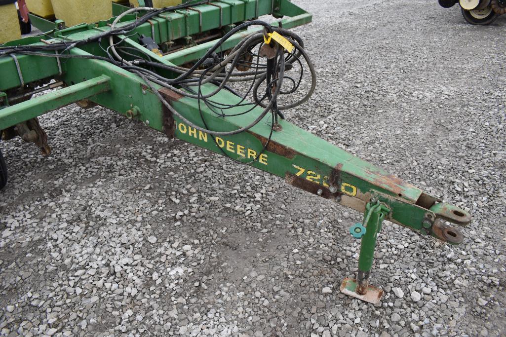 John Deere 7200 6 row 30" planter