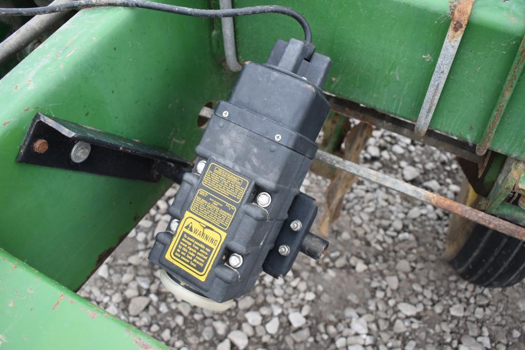 John Deere 7200 6 row 30" planter