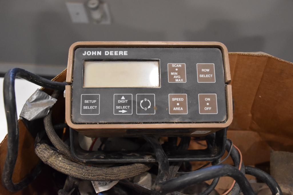 John Deere 7200 6 row 30" planter