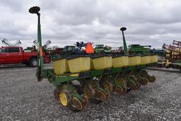 John Deere 7200 6 row 30" planter