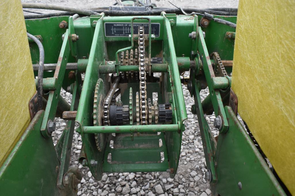 John Deere 7200 6 row 30" planter