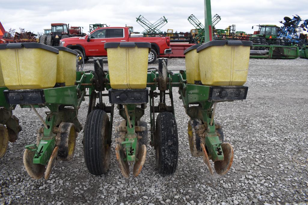 John Deere 7200 6 row 30" planter