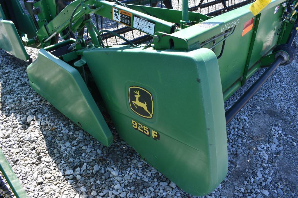 2001 John Deere 925F 25' platform