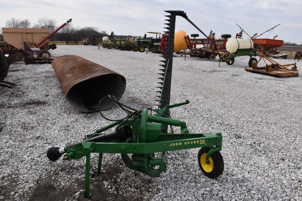 John Deere 38 7' sickle bar mower