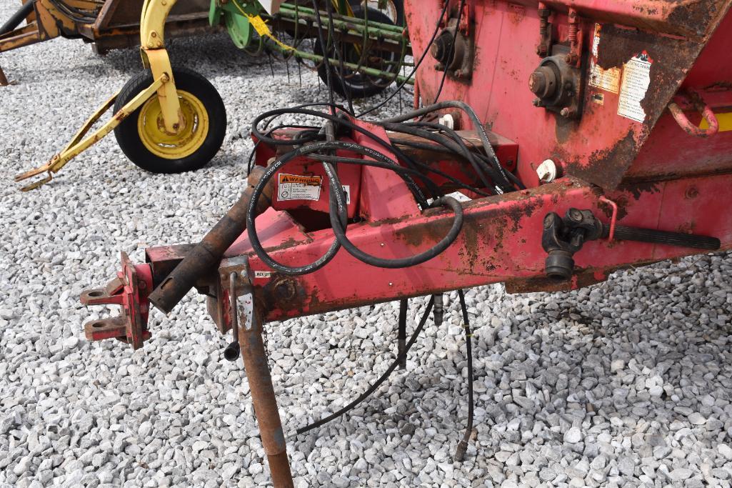 Gehl 8285 feed wagon