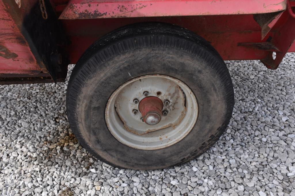 Gehl 8285 feed wagon