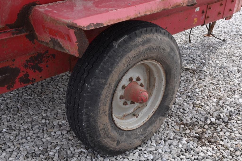 Gehl 8285 feed wagon